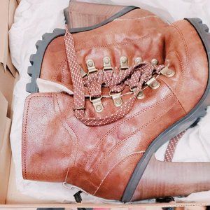 Nine West Hiker Style Heeled Boot